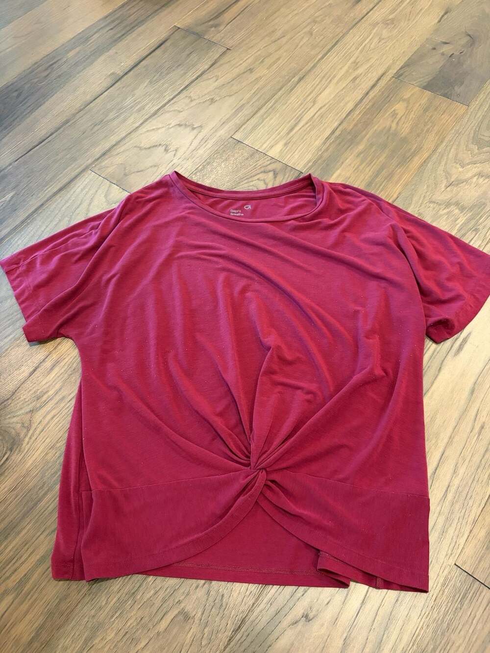 GapFit Breathe Women's Twist-Hem Short Sleeve T-Shirt
